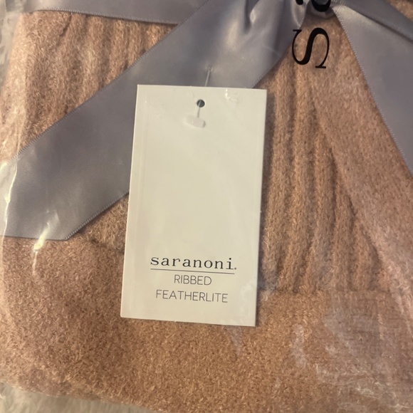 BNIP Saranoni Ribbed Featherlite Luxury Robe Size M - Picture 2 of 4